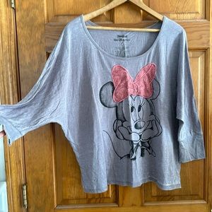 Disney Parks women’s Minnie Mouse top. Size XL